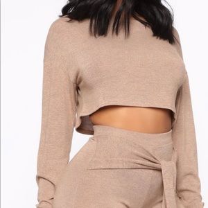 Long sleeve crop
